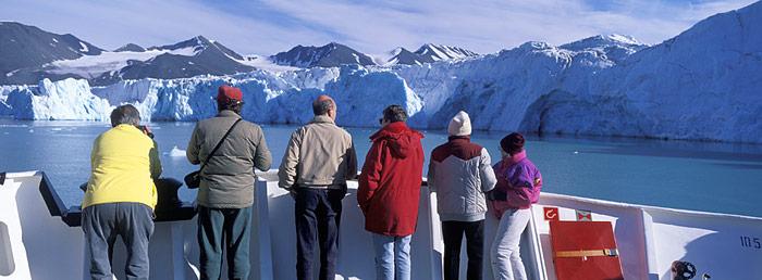 Touristenschiff in Spitzbergen